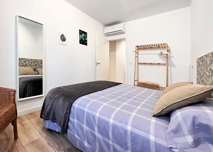 Regimiento 2, Center, New, Quite, Breakfast Included, Parking On Request, Rg